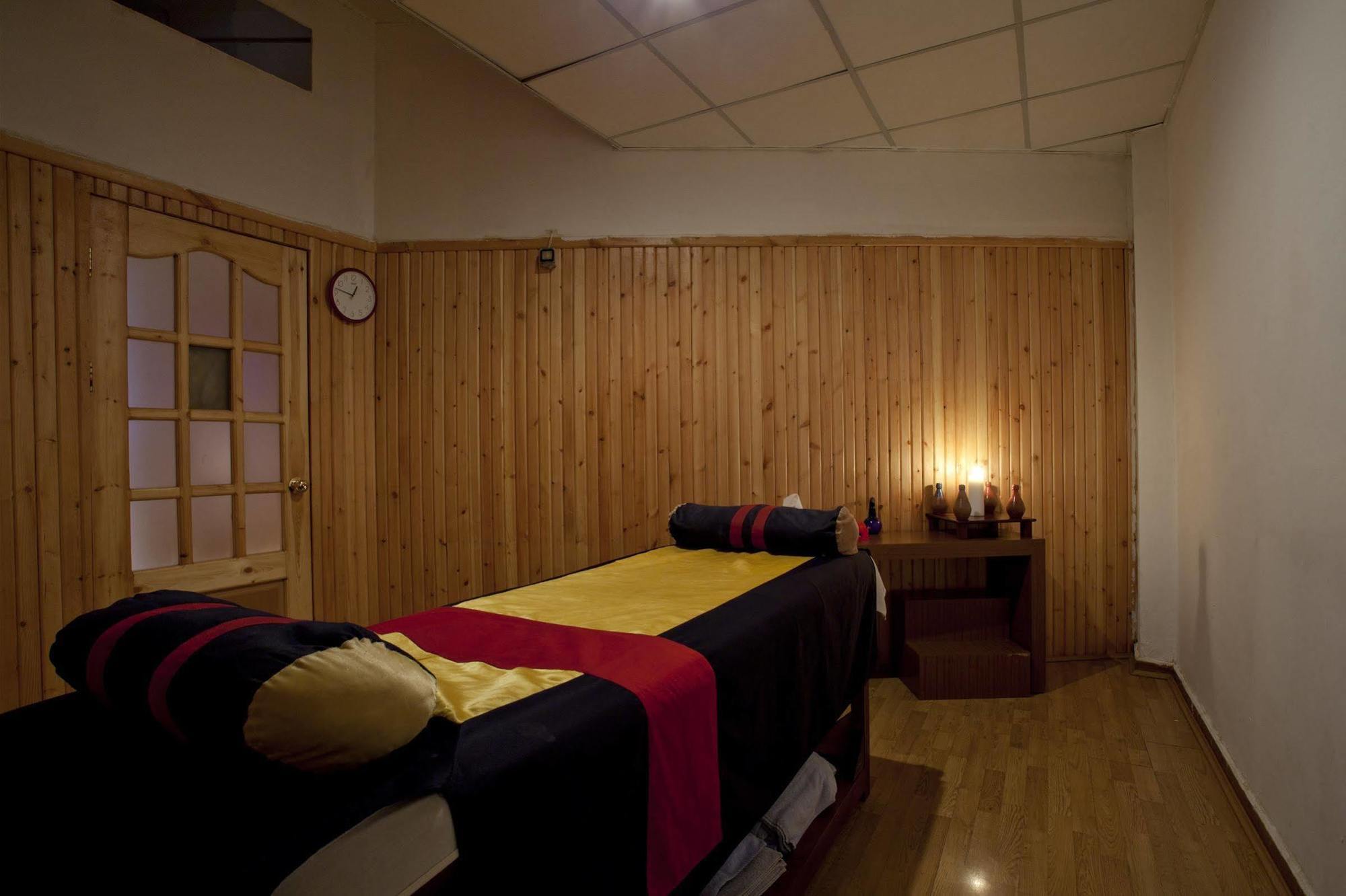 Royal Brayka Beach Resort อาบูดาบับ ภายนอก รูปภาพ